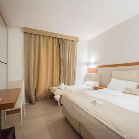 호텔 Main Palace 로칼루메라