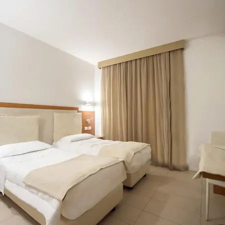 Main Palace 4*