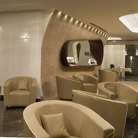 호텔 Main Palace 4*