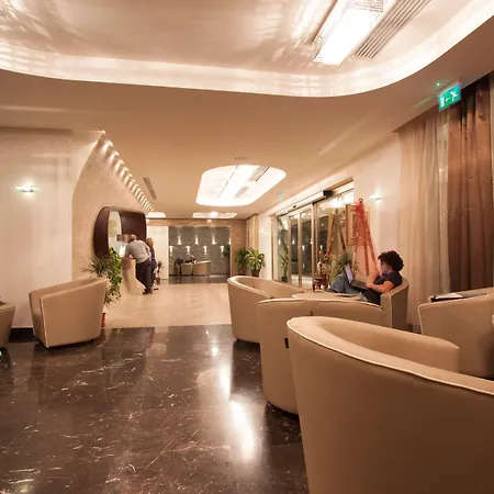 Main Palace 호텔 로칼루메라