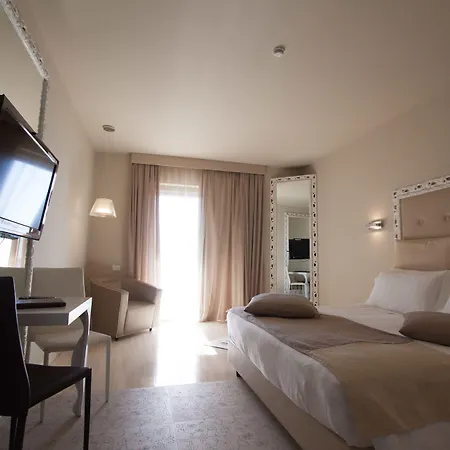 Main Palace Hotel 4*