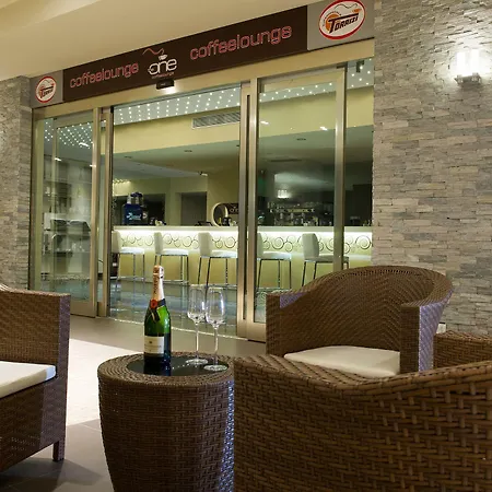 Main Palace Hotel 4*