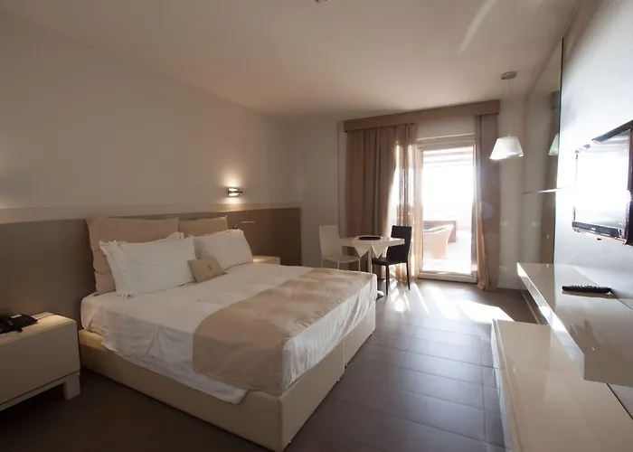 Main Palace Hotel 4*