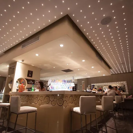 主宫酒店 洛卡卢美拉