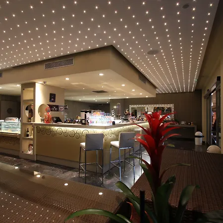 Hotel Main Palace 4*