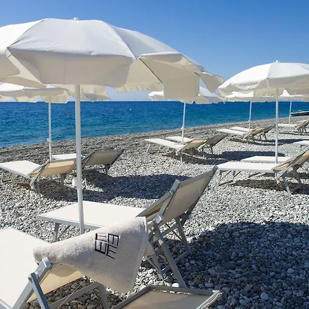 Main Palace Hotel 4*