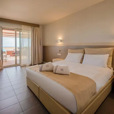 Main Palace Hotel 4*