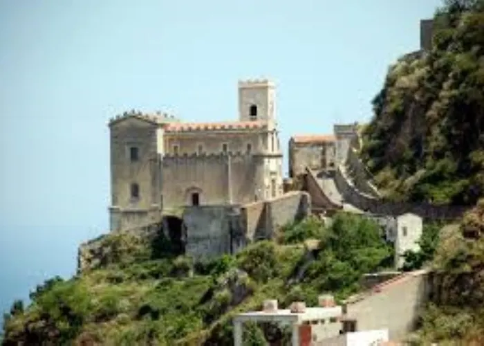 Main Palace Hotel 4*