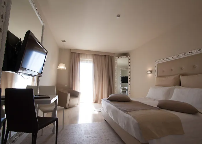 Main Palace فندق 4*