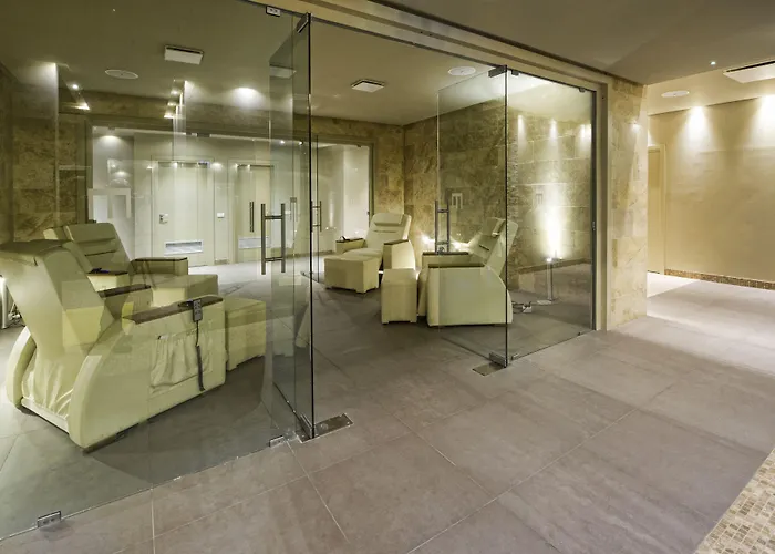 Main Palace Hotel 4*